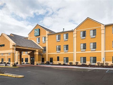Hotels in flossmoor illinois  Guests staying at Hampton Inn & Suites Chicago Southland Matteson will find themselves just 3